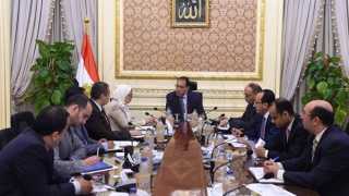 كبار المسؤولين يقدمون النموذج : العمل سيستمر