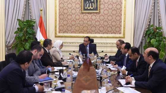 كبار المسؤولين يقدمون النموذج : العمل سيستمر